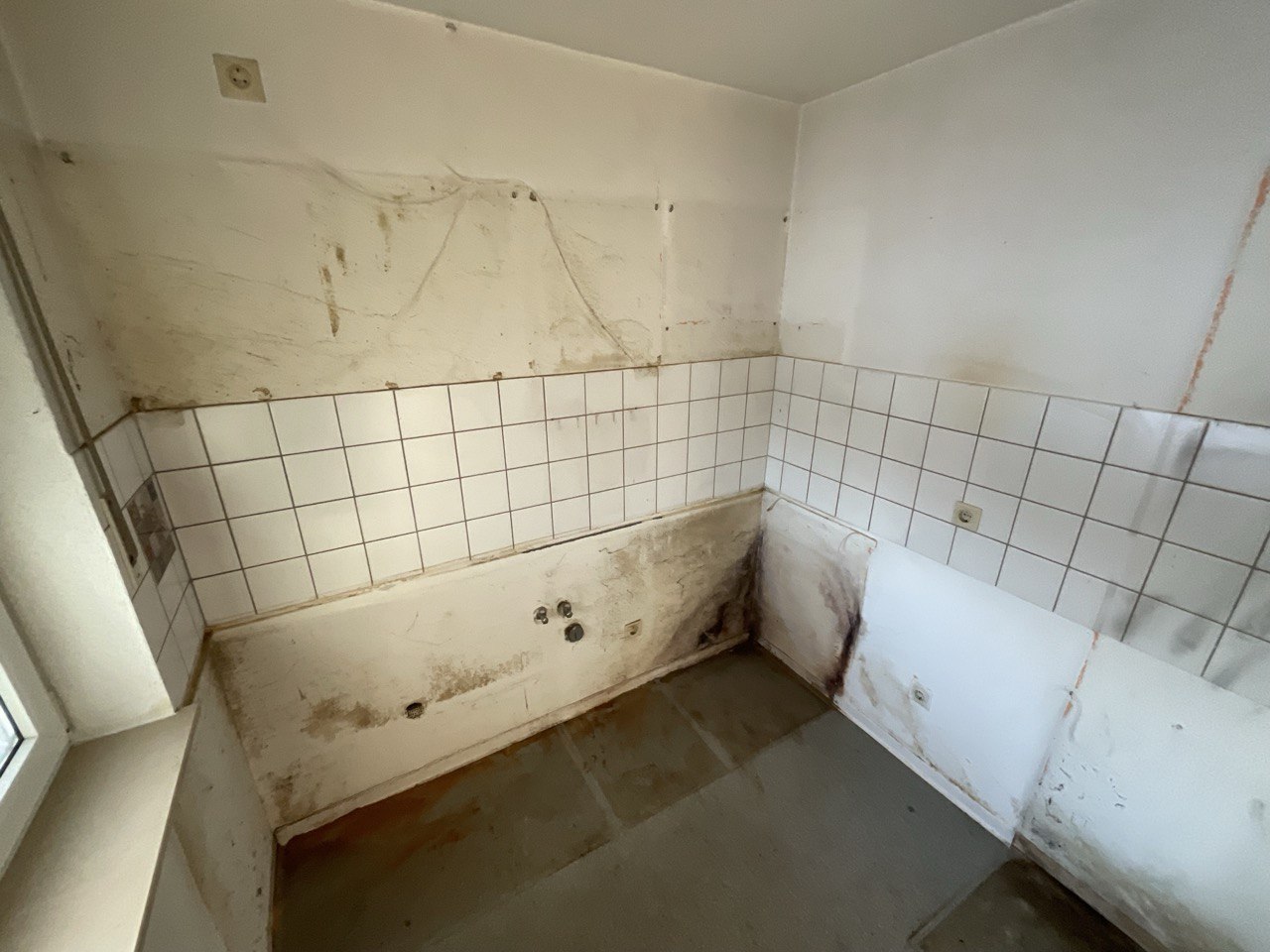 Vorher - Schimmelpilzsanierung in Bielefeld